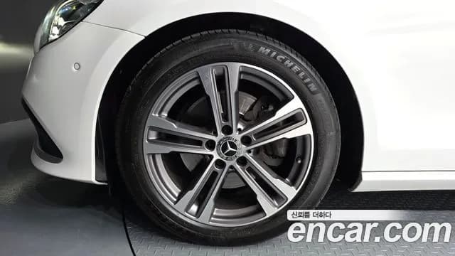 2023 Mercedes-Benz E-Class W213 E250 Avantgarde Sold VIN W1KZF4FB2PB105231 – undercarriage 2023 Mercedes-Benz E-Class W213 E250 Avantgarde Sold VIN W1KZF4FB2PB105231 – undercarriage
