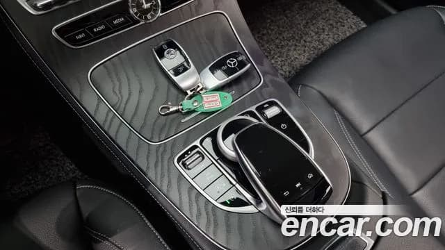 2020 Mercedes-Benz E-Class W213 E250 Avantgarde Sold VIN W1KZF4FB5LA827213 – interior seats 2020 Mercedes-Benz E-Class W213 E250 Avantgarde Sold VIN W1KZF4FB5LA827213 – interior seats