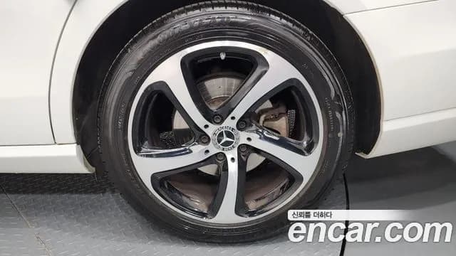 2020 Mercedes-Benz E-Class W213 E250 Avantgarde Sold VIN W1KZF4FB5LA845100 – undercarriage 2020 Mercedes-Benz E-Class W213 E250 Avantgarde Sold VIN W1KZF4FB5LA845100 – undercarriage