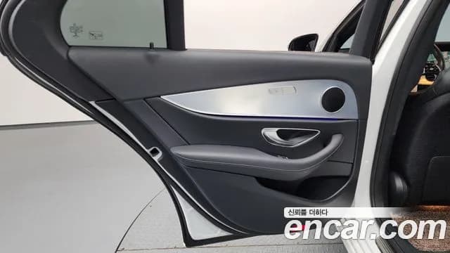 2020 Mercedes-Benz E-Class W213 E250 Avantgarde Sold VIN W1KZF4FB5LA845100 – photo 17 2020 Mercedes-Benz E-Class W213 E250 Avantgarde Sold VIN W1KZF4FB5LA845100 – photo 17