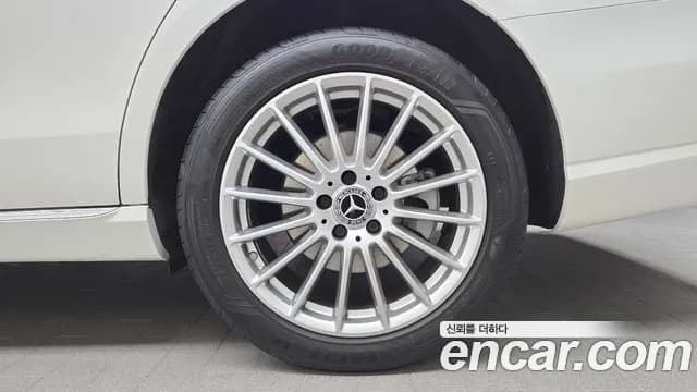 2023 Mercedes-Benz E-Class W213 E250 Exclusive Sold VIN W1KZF4FB5PB162409 – photo 32 2023 Mercedes-Benz E-Class W213 E250 Exclusive Sold VIN W1KZF4FB5PB162409 – photo 32