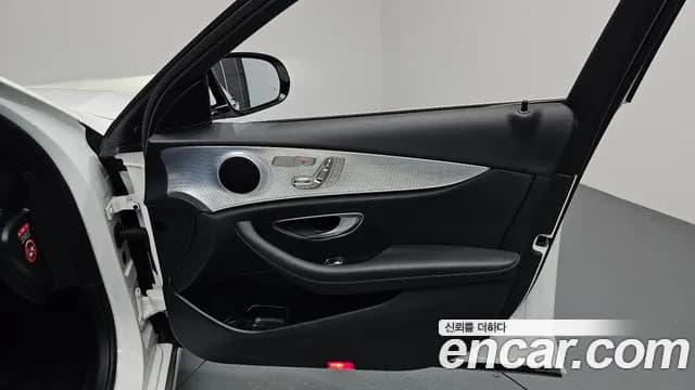 2020 Mercedes-Benz E-Class W213 E250 Avantgarde Sold VIN W1KZF4FB6LA766891 – photo 17 2020 Mercedes-Benz E-Class W213 E250 Avantgarde Sold VIN W1KZF4FB6LA766891 – photo 17