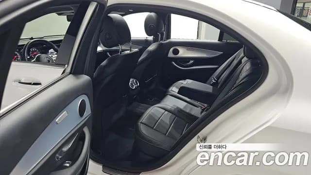 2020 Mercedes-Benz E-Class W213 E250 Avantgarde Sold VIN W1KZF4FB6LA766891 – photo 34 2020 Mercedes-Benz E-Class W213 E250 Avantgarde Sold VIN W1KZF4FB6LA766891 – photo 34