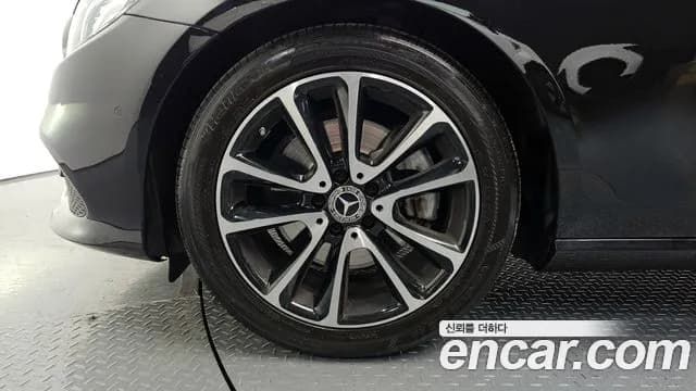 2020 Mercedes-Benz E-Class W213 E250 Avantgarde Sold VIN W1KZF4FB6LA835403 – front exterior 2020 Mercedes-Benz E-Class W213 E250 Avantgarde Sold VIN W1KZF4FB6LA835403 – front exterior