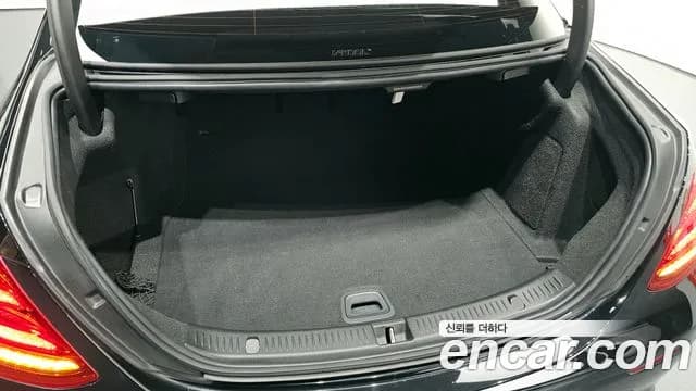 2020 Mercedes-Benz E-Class W213 E250 Avantgarde Sold VIN W1KZF4FB6LA835403 – photo 12 2020 Mercedes-Benz E-Class W213 E250 Avantgarde Sold VIN W1KZF4FB6LA835403 – photo 12