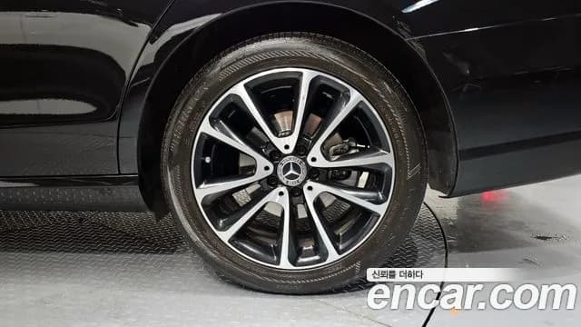 2020 Mercedes-Benz E-Class W213 E250 Avantgarde Sold VIN W1KZF4FB6LA835403 – photo 28 2020 Mercedes-Benz E-Class W213 E250 Avantgarde Sold VIN W1KZF4FB6LA835403 – photo 28