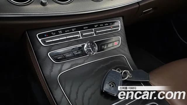 2020 Mercedes-Benz E-Class W213 E250 Avantgarde Sold VIN W1KZF4FB7LA829075 – photo 13 2020 Mercedes-Benz E-Class W213 E250 Avantgarde Sold VIN W1KZF4FB7LA829075 – photo 13