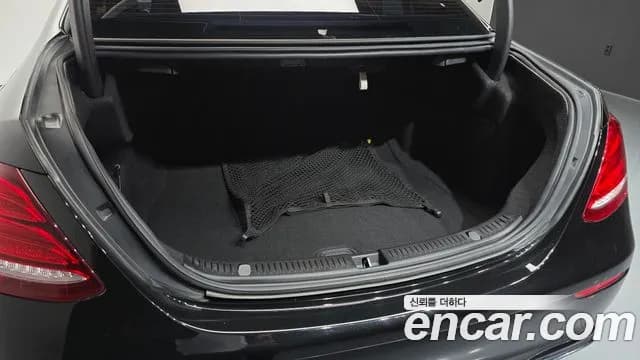 2020 Mercedes-Benz E-Class W213 E250 Avantgarde Sold VIN W1KZF4FB7LA829075 – photo 29 2020 Mercedes-Benz E-Class W213 E250 Avantgarde Sold VIN W1KZF4FB7LA829075 – photo 29