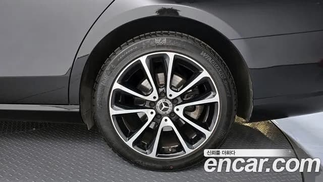 2020 Mercedes-Benz E-Class W213 E250 Avantgarde Sold VIN W1KZF4FB7LA829075 – photo 33 2020 Mercedes-Benz E-Class W213 E250 Avantgarde Sold VIN W1KZF4FB7LA829075 – photo 33