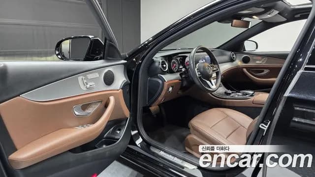 2020 Mercedes-Benz E-Class W213 E250 Avantgarde Sold VIN W1KZF4FB7LA829075 – photo 34 2020 Mercedes-Benz E-Class W213 E250 Avantgarde Sold VIN W1KZF4FB7LA829075 – photo 34
