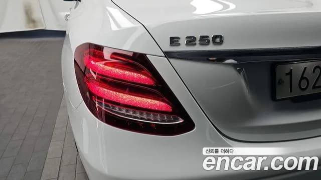 2020 Mercedes-Benz E-Class W213 E250 Avantgarde Sold VIN W1KZF4FB7LA831473 – photo 24 2020 Mercedes-Benz E-Class W213 E250 Avantgarde Sold VIN W1KZF4FB7LA831473 – photo 24