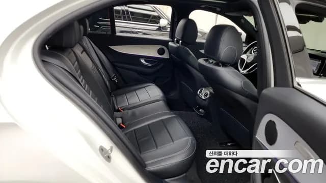 2021 Mercedes-Benz E-Class W213 E250 Avantgarde Sold VIN W1KZF4FB7MA887091 – undercarriage 2021 Mercedes-Benz E-Class W213 E250 Avantgarde Sold VIN W1KZF4FB7MA887091 – undercarriage