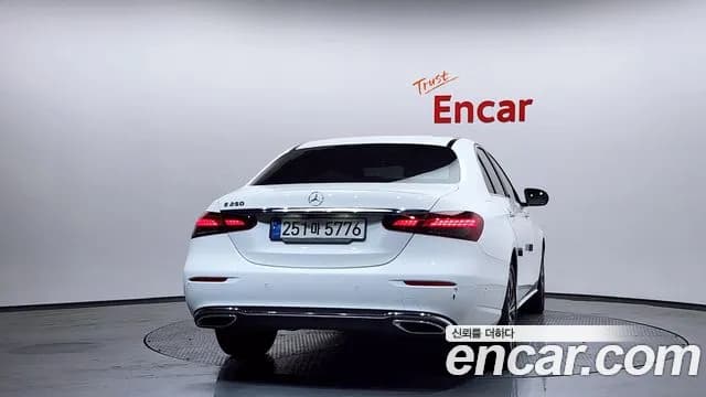 2021 Mercedes-Benz E-Class W213 E250 Avantgarde Sold VIN W1KZF4FB7MA899712 – exterior detail 2021 Mercedes-Benz E-Class W213 E250 Avantgarde Sold VIN W1KZF4FB7MA899712 – exterior detail