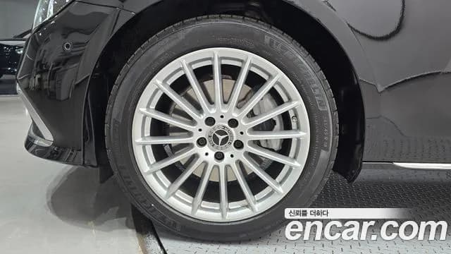 2021 Mercedes-Benz E-Class W213 E250 Exclusive Sold VIN W1KZF4FB7MA939397 – interior seats 2021 Mercedes-Benz E-Class W213 E250 Exclusive Sold VIN W1KZF4FB7MA939397 – interior seats