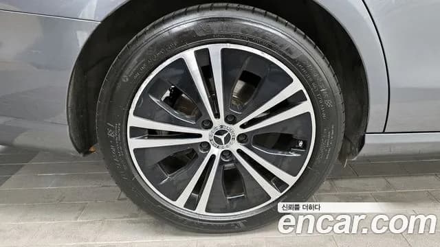 2021 Mercedes-Benz E-Class W213 E250 Avantgarde Sold VIN W1KZF4FB7MA943921 – interior seats 2021 Mercedes-Benz E-Class W213 E250 Avantgarde Sold VIN W1KZF4FB7MA943921 – interior seats