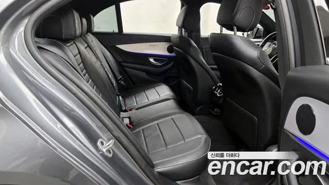 2021 Mercedes-Benz E-Class W213 E250 Avantgarde Sold VIN W1KZF4FB7MA943921 – trunk area 2021 Mercedes-Benz E-Class W213 E250 Avantgarde Sold VIN W1KZF4FB7MA943921 – trunk area