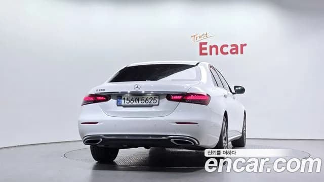 2022 Mercedes-Benz E-Class W213 E250 Avantgarde Sold VIN W1KZF4FB7NB028675 – exterior detail 2022 Mercedes-Benz E-Class W213 E250 Avantgarde Sold VIN W1KZF4FB7NB028675 – exterior detail