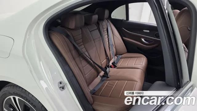 2022 Mercedes-Benz E-Class W213 E250 Avantgarde Sold VIN W1KZF4FB7NB028675 – photo 30 2022 Mercedes-Benz E-Class W213 E250 Avantgarde Sold VIN W1KZF4FB7NB028675 – photo 30