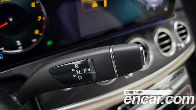 2022 Mercedes-Benz E-Class W213 E250 Avantgarde Sold VIN W1KZF4FB7NB072319 – interior seats 2022 Mercedes-Benz E-Class W213 E250 Avantgarde Sold VIN W1KZF4FB7NB072319 – interior seats