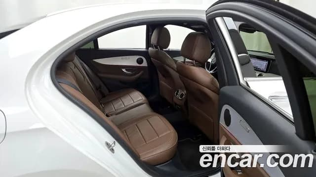 2021 Mercedes-Benz E-Class W213 E250 Avantgarde Sold VIN W1KZF4FB8MA980928 – interior seats 2021 Mercedes-Benz E-Class W213 E250 Avantgarde Sold VIN W1KZF4FB8MA980928 – interior seats