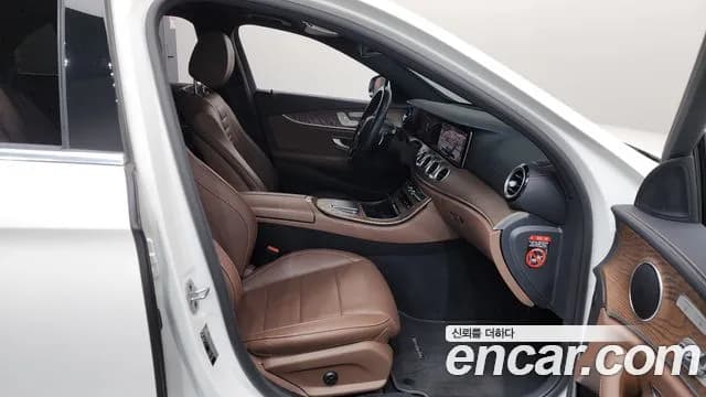 2022 Mercedes-Benz E-Class W213 E250 Exclusive Sold VIN W1KZF4FB9NB026863 – interior seats 2022 Mercedes-Benz E-Class W213 E250 Exclusive Sold VIN W1KZF4FB9NB026863 – interior seats