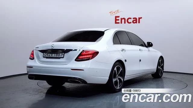 2020 Mercedes-Benz E-Class W213 E250 Avantgarde Sold VIN W1KZF4FBXLA767848 – trunk area 2020 Mercedes-Benz E-Class W213 E250 Avantgarde Sold VIN W1KZF4FBXLA767848 – trunk area