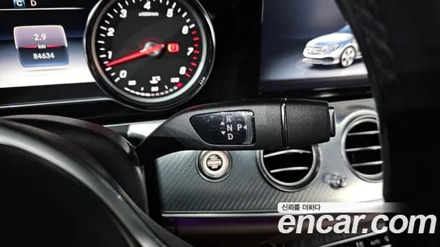 2020 Mercedes-Benz E-Class W213 E250 Avantgarde Sold VIN W1KZF4FBXLA800704 – interior seats 2020 Mercedes-Benz E-Class W213 E250 Avantgarde Sold VIN W1KZF4FBXLA800704 – interior seats