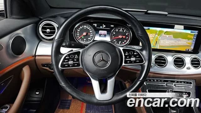 2020 Mercedes-Benz E-Class W213 E250 Avantgarde Sold VIN W1KZF4FBXLA800704 – photo 14 2020 Mercedes-Benz E-Class W213 E250 Avantgarde Sold VIN W1KZF4FBXLA800704 – photo 14