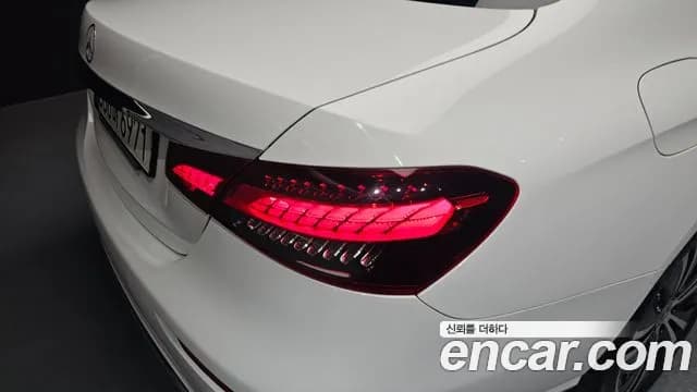 2021 Mercedes-Benz E-Class W213 E250 Avantgarde Sold VIN W1KZF4FBXMA926627 – photo 29 2021 Mercedes-Benz E-Class W213 E250 Avantgarde Sold VIN W1KZF4FBXMA926627 – photo 29