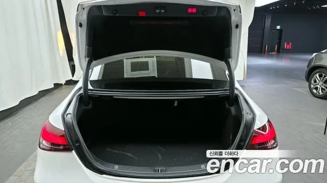 2021 Mercedes-Benz E-Class W213 E250 Avantgarde Sold VIN W1KZF4FBXMA929205 – photo 18 2021 Mercedes-Benz E-Class W213 E250 Avantgarde Sold VIN W1KZF4FBXMA929205 – photo 18