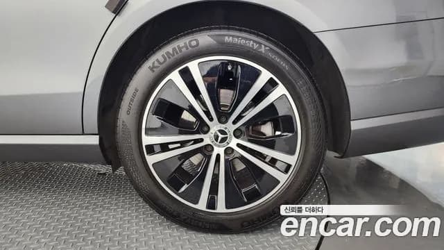 2021 Mercedes-Benz E-Class W213 E250 Avantgarde Sold VIN W1KZF4FBXMA974709 – front exterior 2021 Mercedes-Benz E-Class W213 E250 Avantgarde Sold VIN W1KZF4FBXMA974709 – front exterior