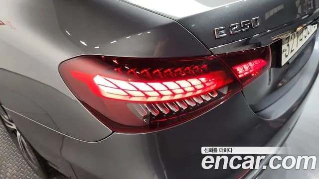 2021 Mercedes-Benz E-Class W213 E250 Avantgarde Sold VIN W1KZF4FBXMA974709 – exterior detail 2021 Mercedes-Benz E-Class W213 E250 Avantgarde Sold VIN W1KZF4FBXMA974709 – exterior detail