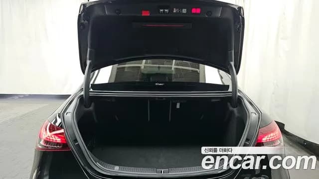 2023 Mercedes-Benz E-Class W213 E250 AMG Line Sold VIN W1KZF4FBXPB180288 – trunk area 2023 Mercedes-Benz E-Class W213 E250 AMG Line Sold VIN W1KZF4FBXPB180288 – trunk area