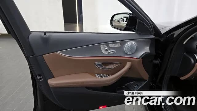 2020 Mercedes-Benz E-Class W213 E300 4MATIC AMG Line Sold VIN W1KZF4KB5LA842235 – photo 17 2020 Mercedes-Benz E-Class W213 E300 4MATIC AMG Line Sold VIN W1KZF4KB5LA842235 – photo 17
