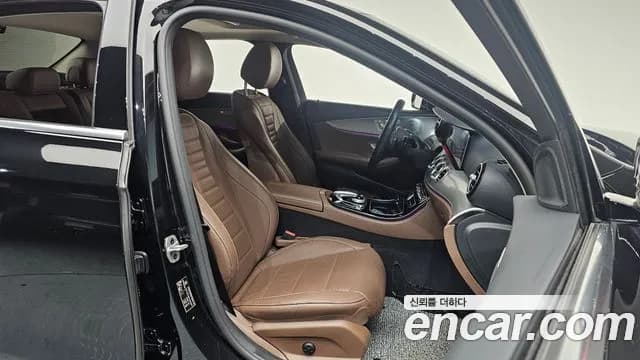 2020 Mercedes-Benz E-Class W213 E300 4MATIC AMG Line Sold VIN W1KZF4KB7LA843371 – exterior detail 2020 Mercedes-Benz E-Class W213 E300 4MATIC AMG Line Sold VIN W1KZF4KB7LA843371 – exterior detail