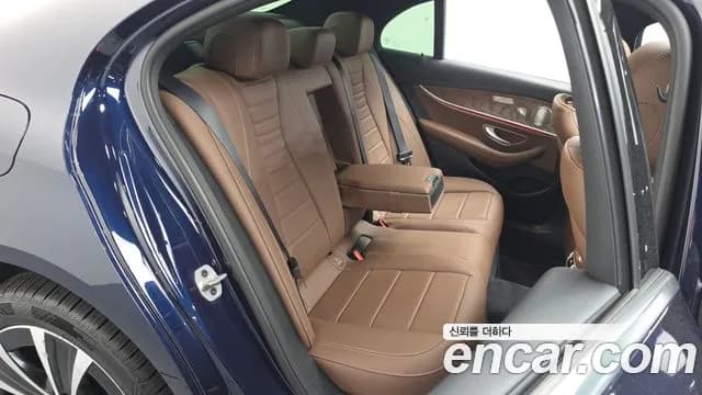 2021 Mercedes-Benz E-Class W213 E300e 4MATIC Exclusive Sold VIN W1KZF5EB0MA988657 – trunk area 2021 Mercedes-Benz E-Class W213 E300e 4MATIC Exclusive Sold VIN W1KZF5EB0MA988657 – trunk area