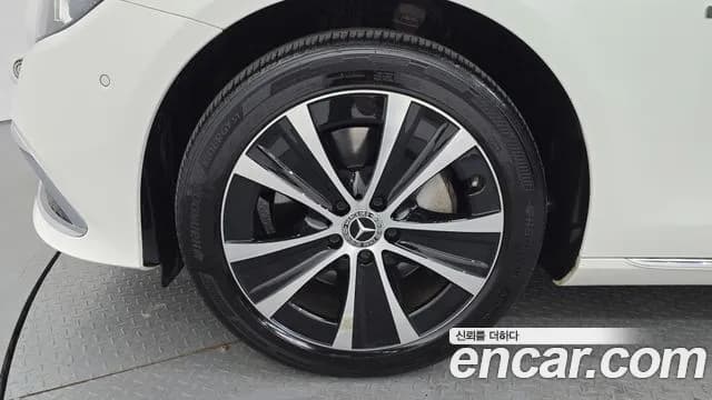 2021 Mercedes-Benz E-Class W213 E300e 4MATIC Exclusive Sold VIN W1KZF5EB1MA893668 – trunk area 2021 Mercedes-Benz E-Class W213 E300e 4MATIC Exclusive Sold VIN W1KZF5EB1MA893668 – trunk area