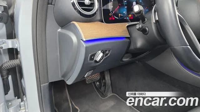 2021 Mercedes-Benz E-Class W213 E300e 4MATIC Exclusive Sold VIN W1KZF5EB2MA984433 – exterior detail 2021 Mercedes-Benz E-Class W213 E300e 4MATIC Exclusive Sold VIN W1KZF5EB2MA984433 – exterior detail