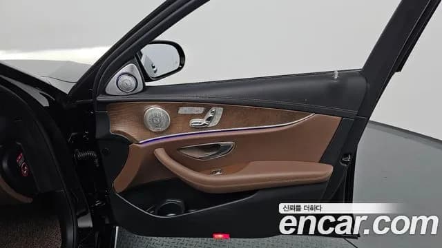 2021 Mercedes-Benz E-Class W213 E300e 4MATIC Exclusive Sold VIN W1KZF5EB3MA947486 – interior seats 2021 Mercedes-Benz E-Class W213 E300e 4MATIC Exclusive Sold VIN W1KZF5EB3MA947486 – interior seats