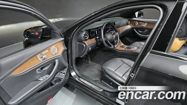 2021 Mercedes-Benz E-Class W213 E300e 4MATIC Exclusive Sold VIN W1KZF5EB4MA955631 – rear exterior 2021 Mercedes-Benz E-Class W213 E300e 4MATIC Exclusive Sold VIN W1KZF5EB4MA955631 – rear exterior