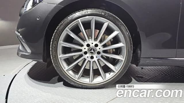 2023 Mercedes-Benz E-Class W213 E450 4MATIC Exclusive Sold VIN W1KZF5KB5PB143919 – engine bay 2023 Mercedes-Benz E-Class W213 E450 4MATIC Exclusive Sold VIN W1KZF5KB5PB143919 – engine bay