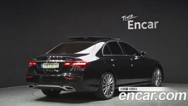 2021 Mercedes-Benz E-Class W213 E350 4MATIC AMG Line Sold VIN W1KZF8GB1MA945153 – trunk area 2021 Mercedes-Benz E-Class W213 E350 4MATIC AMG Line Sold VIN W1KZF8GB1MA945153 – trunk area