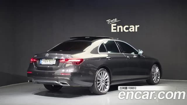 2021 Mercedes-Benz E-Class W213 E350 4MATIC AMG Line Sold VIN W1KZF8GB2MA973298 – exterior detail 2021 Mercedes-Benz E-Class W213 E350 4MATIC AMG Line Sold VIN W1KZF8GB2MA973298 – exterior detail