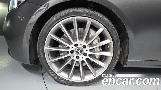 2021 Mercedes-Benz E-Class W213 E350 4MATIC AMG Line Sold VIN W1KZF8GB2MA973298 – trunk area 2021 Mercedes-Benz E-Class W213 E350 4MATIC AMG Line Sold VIN W1KZF8GB2MA973298 – trunk area