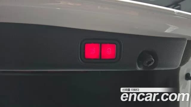 2022 Mercedes-Benz E-Class W213 E350 4MATIC AMG Line Sold VIN W1KZF8GB2NB017220 – exterior detail 2022 Mercedes-Benz E-Class W213 E350 4MATIC AMG Line Sold VIN W1KZF8GB2NB017220 – exterior detail