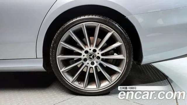 2022 Mercedes-Benz E-Class W213 E350 4MATIC AMG Line Sold VIN W1KZF8GB4NB055919 – undercarriage 2022 Mercedes-Benz E-Class W213 E350 4MATIC AMG Line Sold VIN W1KZF8GB4NB055919 – undercarriage