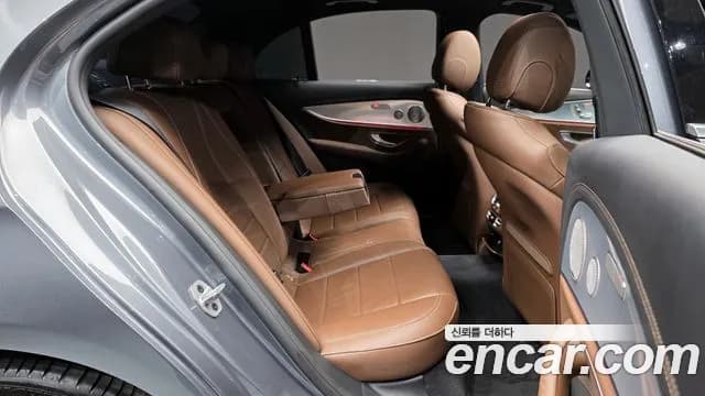 2021 Mercedes-Benz E-Class W213 E350 4MATIC Avantgarde Sold VIN W1KZF8GB8MA925580 – trunk area 2021 Mercedes-Benz E-Class W213 E350 4MATIC Avantgarde Sold VIN W1KZF8GB8MA925580 – trunk area