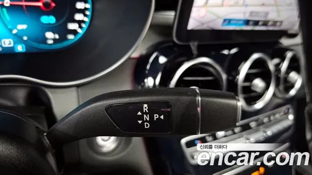 2020 Mercedes-Benz GLC-Class X253 GLC300e 4MATIC Sold VIN W1N0G5DB4LF816112 – interior seats 2020 Mercedes-Benz GLC-Class X253 GLC300e 4MATIC Sold VIN W1N0G5DB4LF816112 – interior seats