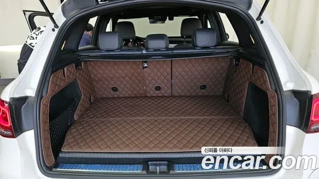 2021 Mercedes-Benz GLC-Class X253 GLC300e 4MATIC Sold VIN W1N0G5DB9MF925571 – interior seats 2021 Mercedes-Benz GLC-Class X253 GLC300e 4MATIC Sold VIN W1N0G5DB9MF925571 – interior seats