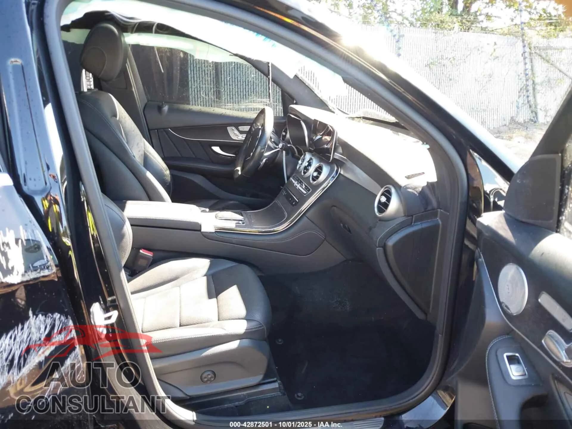 2021 MERCEDES-BENZ GLC 300 Damaged VIN W1N0G8EB5MF872609 – interior seats 2021 MERCEDES-BENZ GLC 300 Damaged VIN W1N0G8EB5MF872609 – interior seats